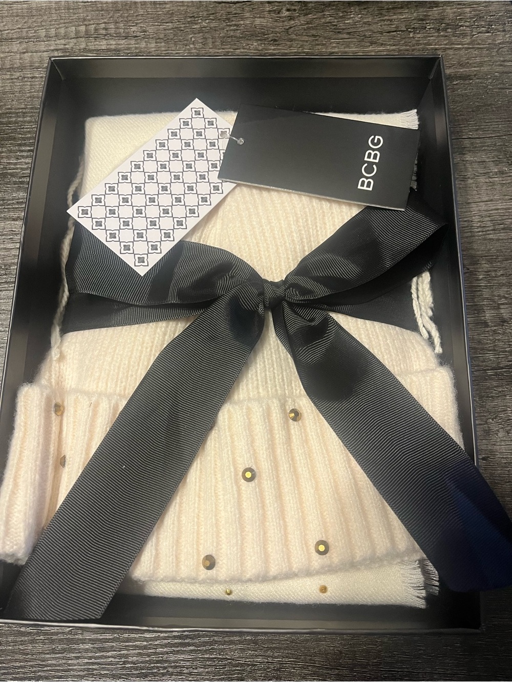 BCBG New York Ivory Studded Hat/Scarf Box Set NWT